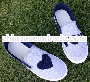 KNITTED HEART PATTERN SHOES FOR COUPLE
