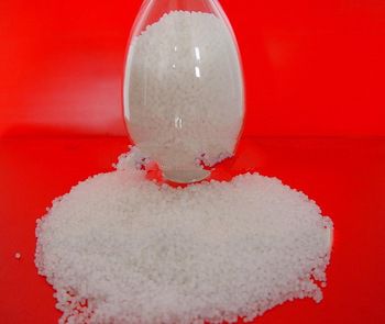 Low price caustic soda (naoh) 99% flakes /solid/pearls manufacture
