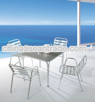 Plastic injection mould for outdoor furniture