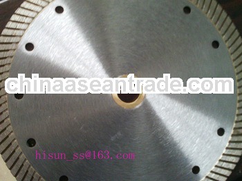 Turbo saw blade with copper sheets shim