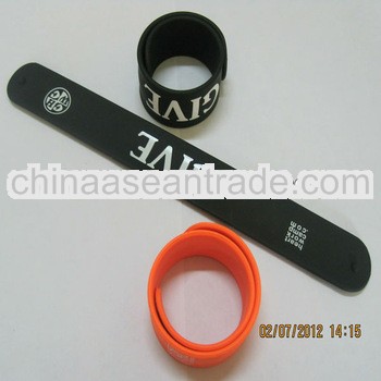 make wholesale rubber slap bracelets