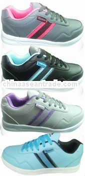 woman's flat sole running shoes